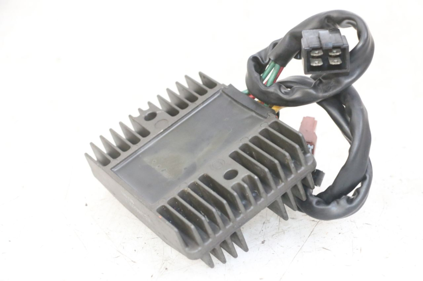 photo de REGULATEUR CHARGE PEUGEOT SATELIS 125 (2013 - 2018) - Autre angle de vue