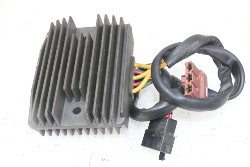 photo de REGULATEUR CHARGE PEUGEOT SATELIS 125 (2013 - 2018) - Vue principale