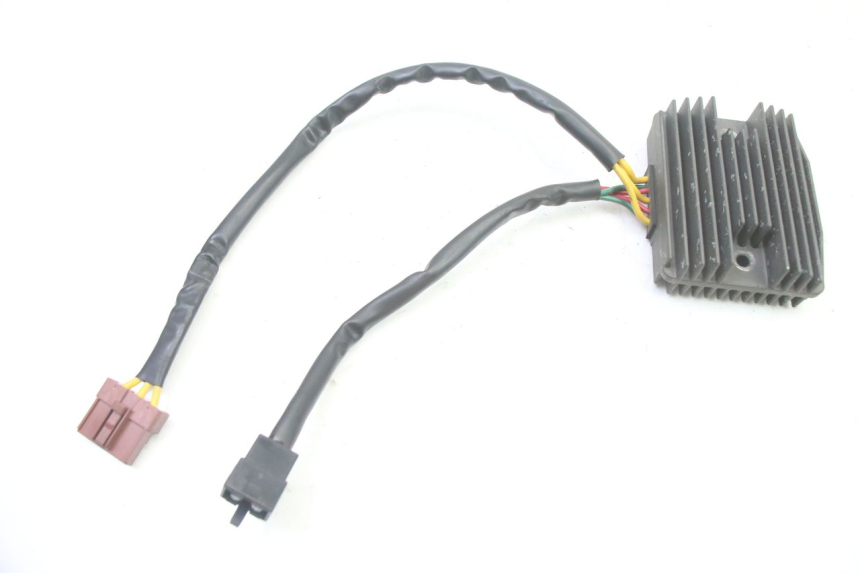 photo de REGULATEUR CHARGE PEUGEOT SATELIS 250 (2006 - 2012) - Détail de la pièce
