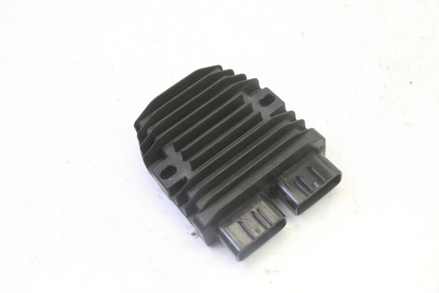 photo de REGULATEUR CHARGE PEUGEOT SATELIS 125 (2013 - 2018) - Détail de la pièce