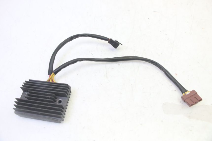 photo de REGULATEUR CHARGE PEUGEOT SATELIS 125 (2006 - 2009) - Vue principale