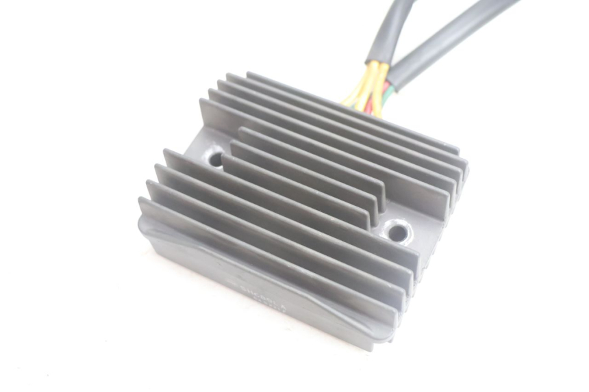 photo de REGULATEUR CHARGE PEUGEOT SATELIS 125 (2006 - 2009) - Détail de la pièce