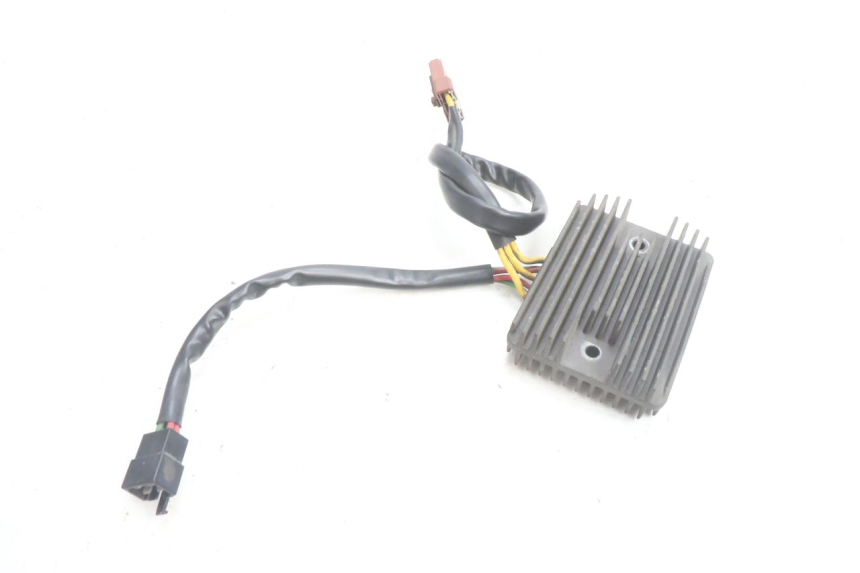photo de REGULATEUR CHARGE PEUGEOT SATELIS 125 (2006 - 2009) - Détail de la pièce