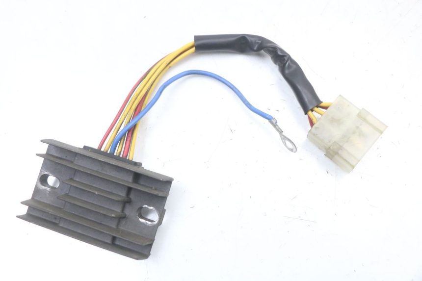 photo de REGULATEUR CHARGE APRILIA SCARABEO GT 125 (1999 - 2007) - Vue principale