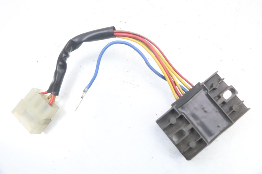 photo de REGULATEUR CHARGE APRILIA SCARABEO GT 125 (1999 - 2007) - Zoom état d’usage