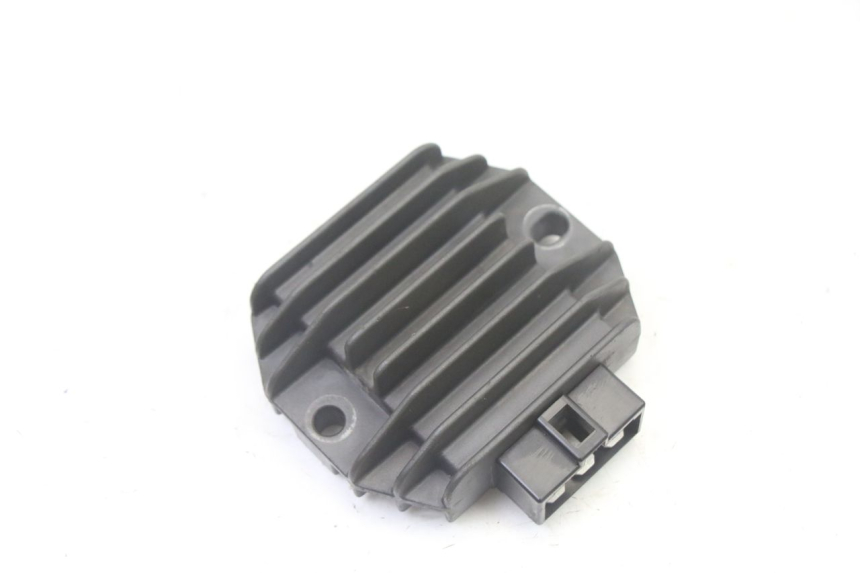 photo de REGULATEUR CHARGE APRILIA SCARABEO GT TOURING 125 (1999 - 2005) - Vue principale