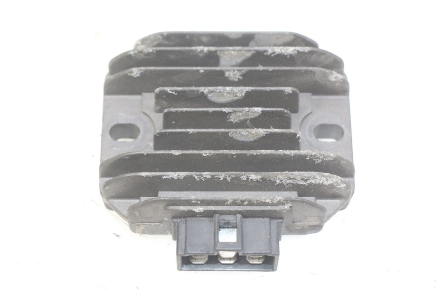 photo de RÉGULATEUR DE CHARGE APRILIA SCARABEO LIGHT 125 (2007 - 2011) - Autre angle de vue