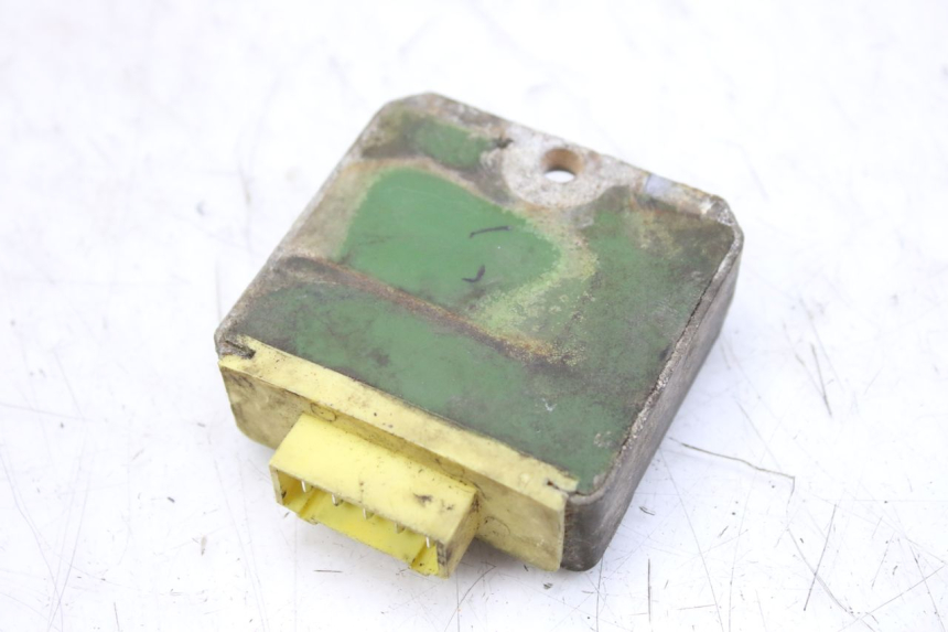 photo de REGULATEUR CHARGE APRILIA SCARABEO 100 (2003 - 2012) - Autre angle de vue