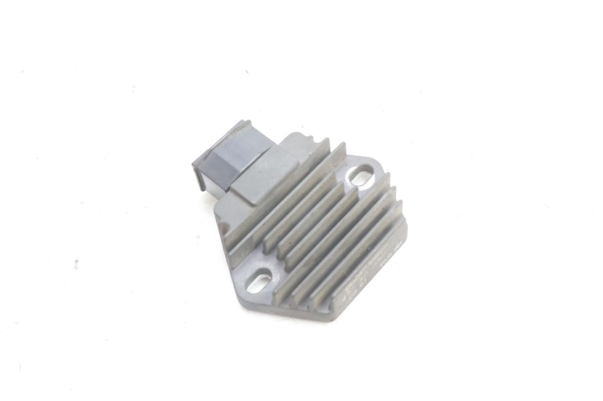 photo de REGULATEUR CHARGE HONDA SH 125 (2001 - 2003) - Détail de la pièce