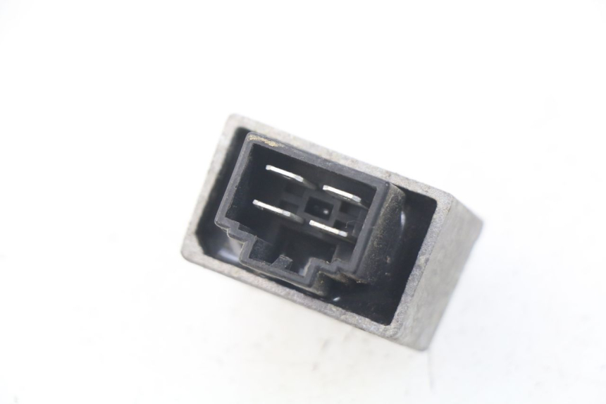 photo de REGULATEUR CHARGE HONDA SJ BALI 50 (1996 - 1999) - Détail de la pièce