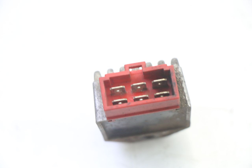 photo de REGULATEUR CHARGE GILERA SMT SUPERMOTARD 50 (2009 - 2017) - Autre angle de vue