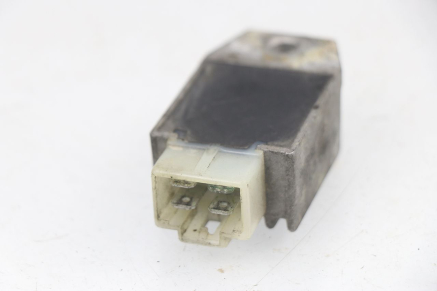 photo de REGULATEUR CHARGE PEUGEOT SPEEDFIGHT 2 AC 50 (2000 - 2009) - Détail de la pièce