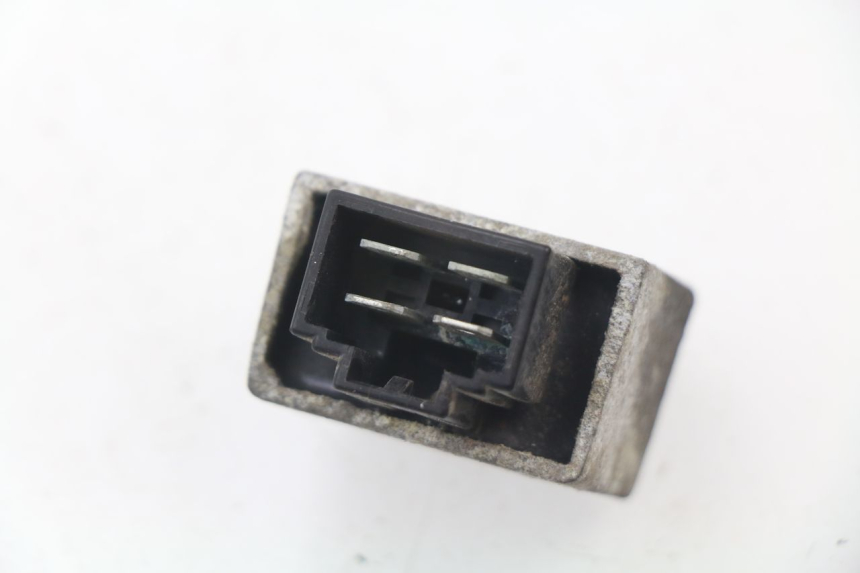 photo de REGULATEUR CHARGE PEUGEOT SPEEDFIGHT 2 AC 50 (2000 - 2009) - Zoom état d’usage