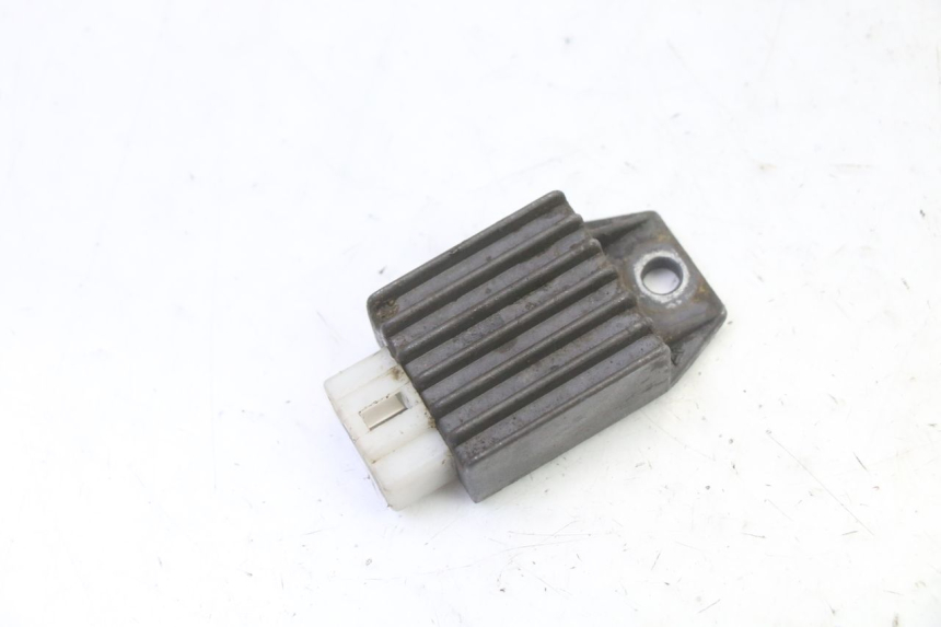 photo de REGULATEUR CHARGE PEUGEOT SPEEDFIGHT 3 AIR 50 (2009 - 2015) - Vue principale