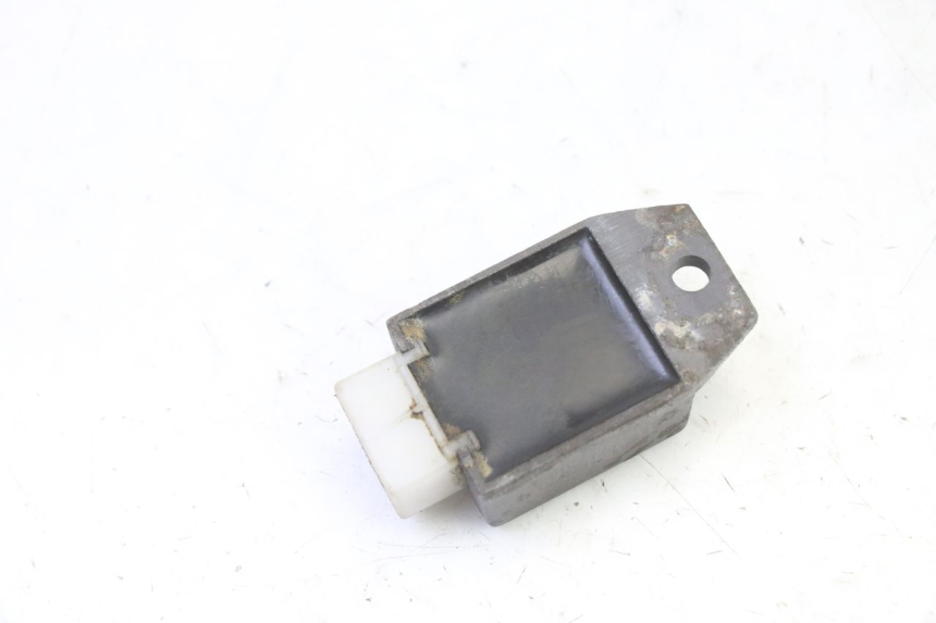 photo de REGULATEUR CHARGE PEUGEOT SPEEDFIGHT 3 AIR 50 (2009 - 2015) - Zoom état d’usage