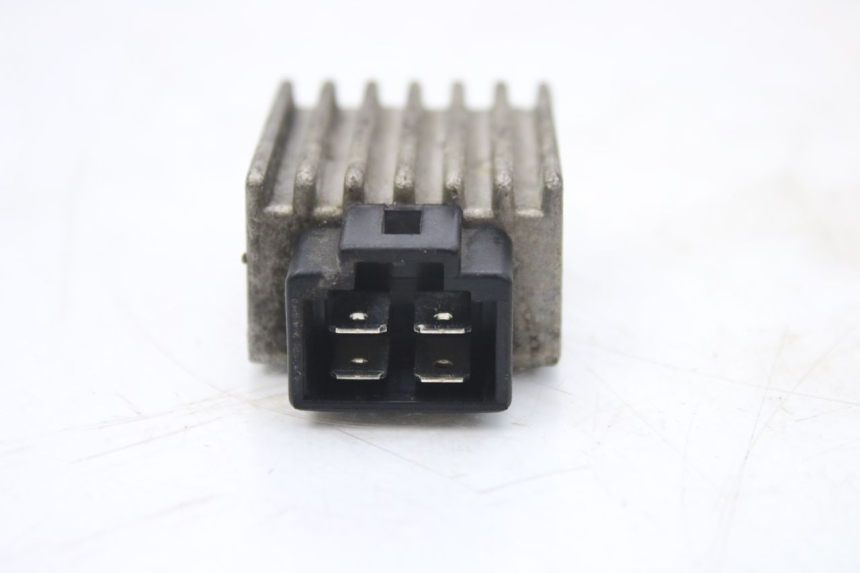 photo de REGULATEUR CHARGE PEUGEOT SPEEDFIGHT LC 50 (1996 - 2002) - Détail de la pièce