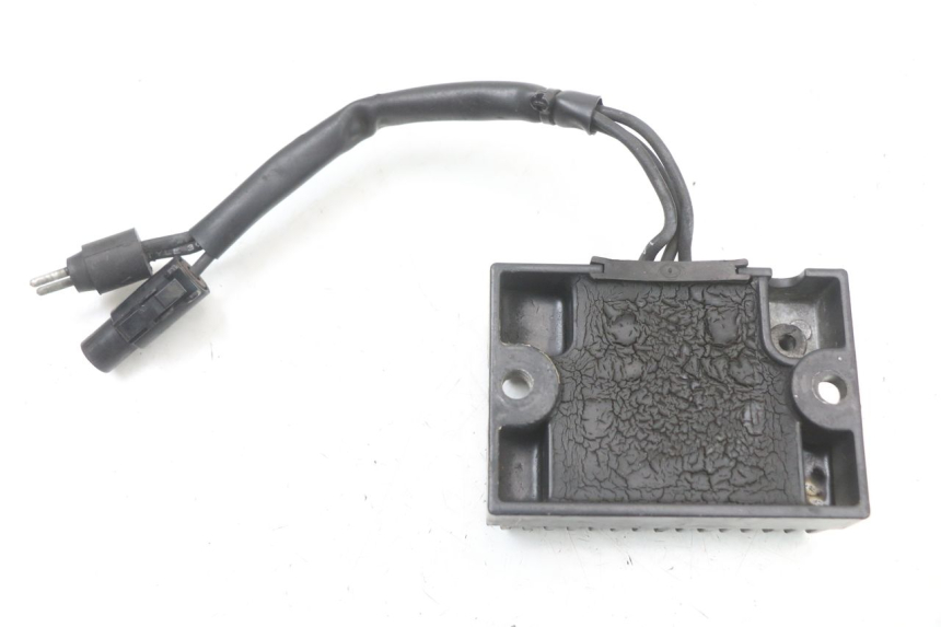 photo de REGULATEUR CHARGE HARLEY DAVIDSON SPORTSTER XL CUSTOM 1200 (2003 - 2004) - Zoom état d’usage