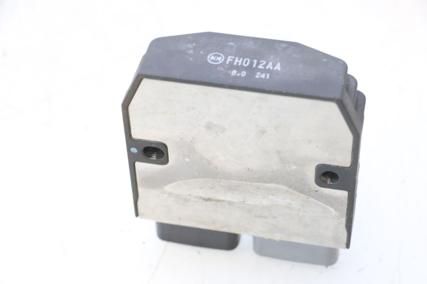 photo de REGULATEUR CHARGE CAN-AM SPYDER RS 1000 (2008 - 2012) - Zoom état d’usage