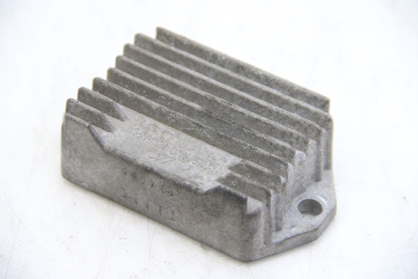 photo de REGULATEUR CHARGE APRILIA SR 2T 50 (2012 - 2017) - Détail de la pièce