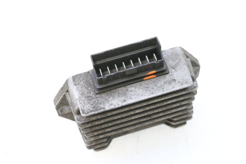 photo de REGULATEUR CHARGE APRILIA SR MOTARD 50 (2012 - 2018) - Autre angle de vue