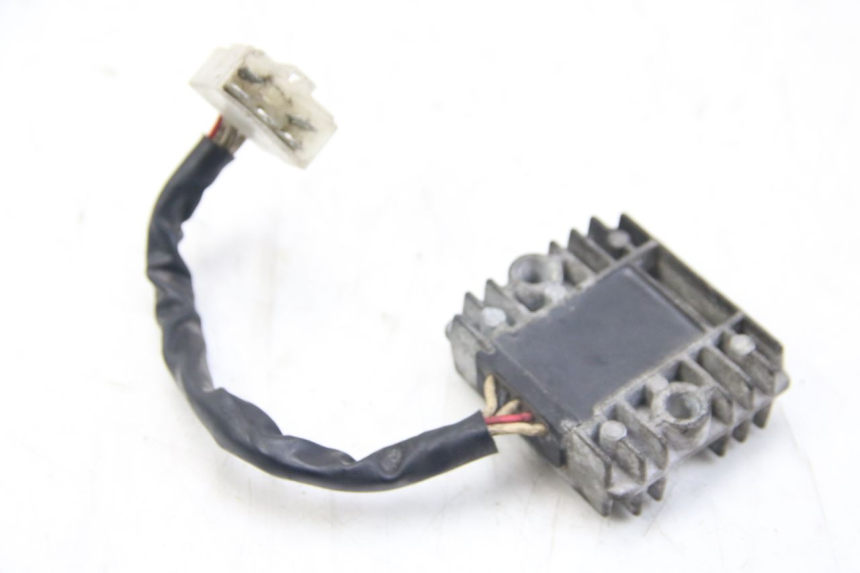 photo de REGULATEUR CHARGE YAMAHA SR 125 (1982 - 2003) - Détail de la pièce