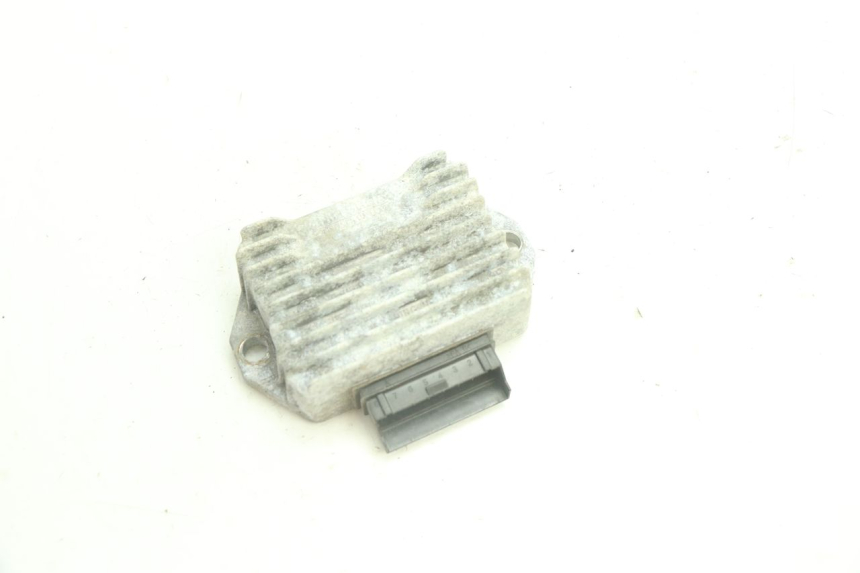 photo de REGULATEUR CHARGE GILERA STALKER 50 (2004 - 2014) - Vue principale
