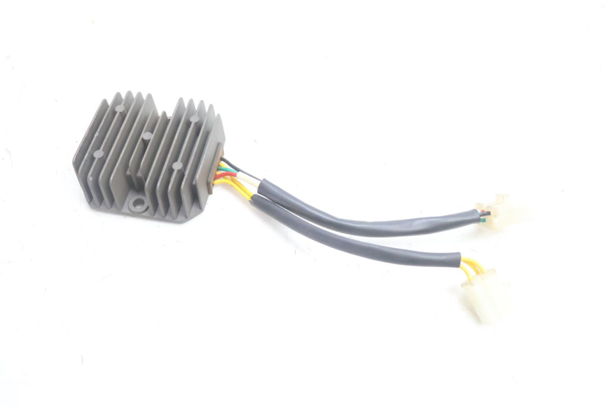 photo de REGULATEUR CHARGE RAZZO STEED 125 (2012 - 2018) - Zoom état d’usage