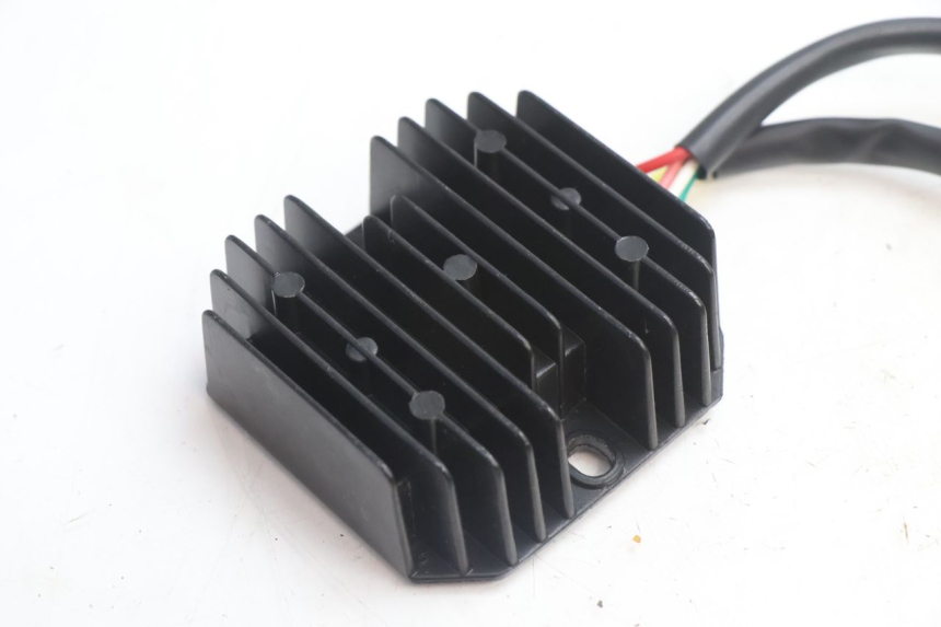 photo de REGULATEUR CHARGE VASTRO STREET S 50 (2016 - 2021) - Détail de la pièce