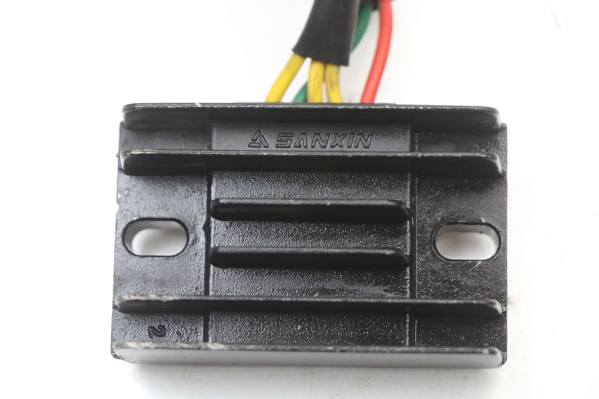 photo de REGULATEUR CHARGE PEUGEOT STREETZONE I 2T 50 (2018 - 2020) - Détail de la pièce