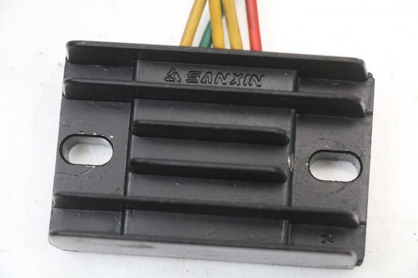 photo de REGULATEUR CHARGE PEUGEOT STREETZONE I 2T 50 (2018 - 2020) - Zoom état d’usage