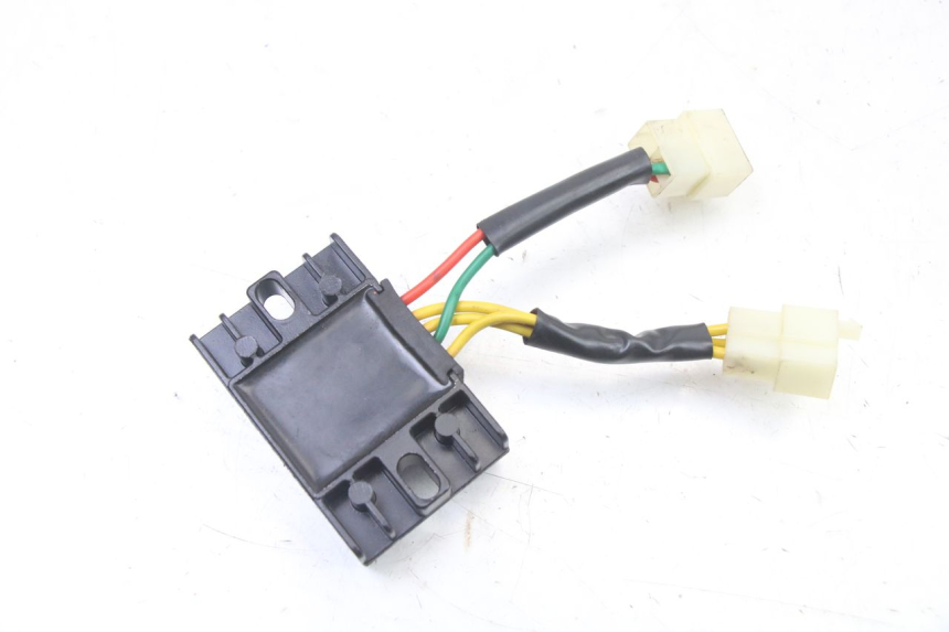 photo de REGULATEUR CHARGE PEUGEOT STREETZONE I 2T 50 (2018 - 2020) - Autre angle de vue