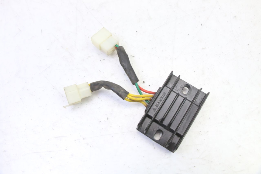 photo de REGULATEUR CHARGE PEUGEOT STREETZONE I NAKED 2T 50 (2018 - 2020) - Vue principale