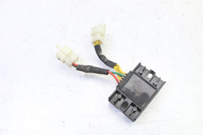 photo de REGULATEUR CHARGE PEUGEOT STREETZONE I NAKED 2T 50 (2018 - 2020) - Autre angle de vue