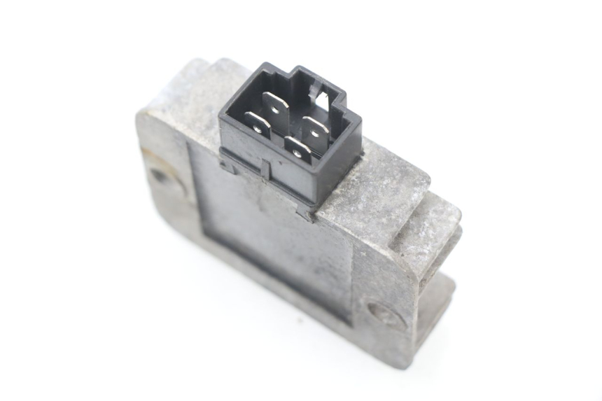 photo de REGULATEUR CHARGE JM MOTORS SUNNY 50 (2017 - 2020) - Zoom état d’usage