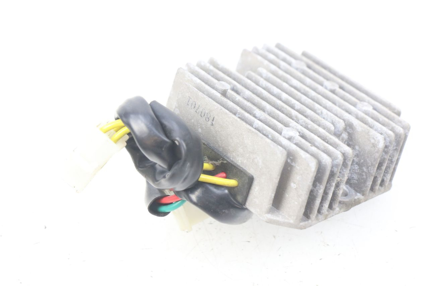 photo de REGULATEUR CHARGE KYMCO SUPER 8 4T 50 (2018 - 2020) - Autre angle de vue