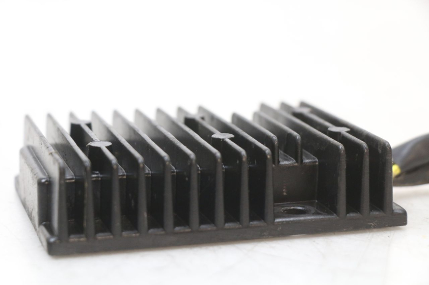 photo de REGULATEUR CHARGE KYMCO SUPER 8 4T 50 (2021 - 2024) - Zoom état d’usage