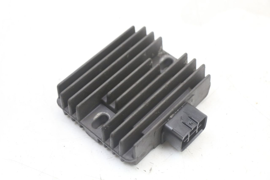 photo de REGULATEUR CHARGE SUZUKI BURGMAN 125 (2018 - 2021) - Vue principale