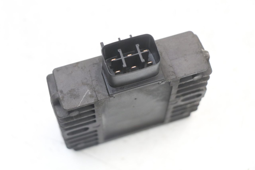 photo de REGULATEUR CHARGE SUZUKI BURGMAN 125 (2018 - 2021) - Zoom état d’usage