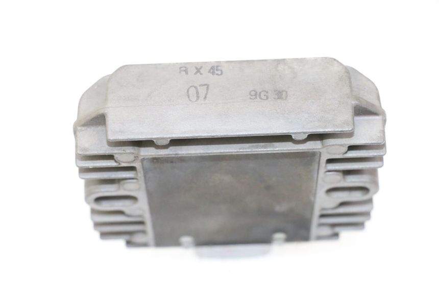 photo de REGULATEUR CHARGE SUZUKI BURGMAN 125 (2007 - 2014) - Zoom état d’usage