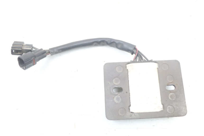 photo de REGULATEUR CHARGE SUZUKI GSR 750 (2011 - 2017) - Gros plan technique