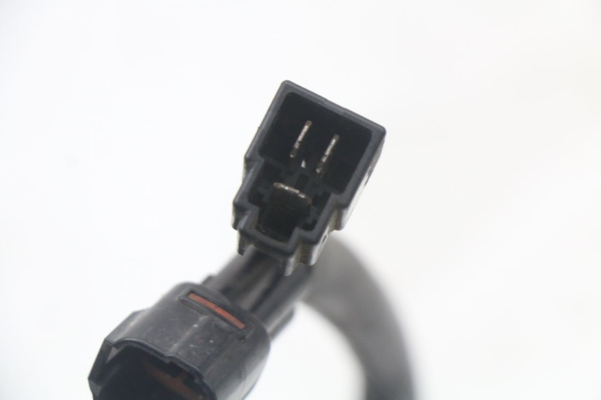 photo de REGULATEUR CHARGE SUZUKI GSR 750 (2011 - 2017) - Points de fixation