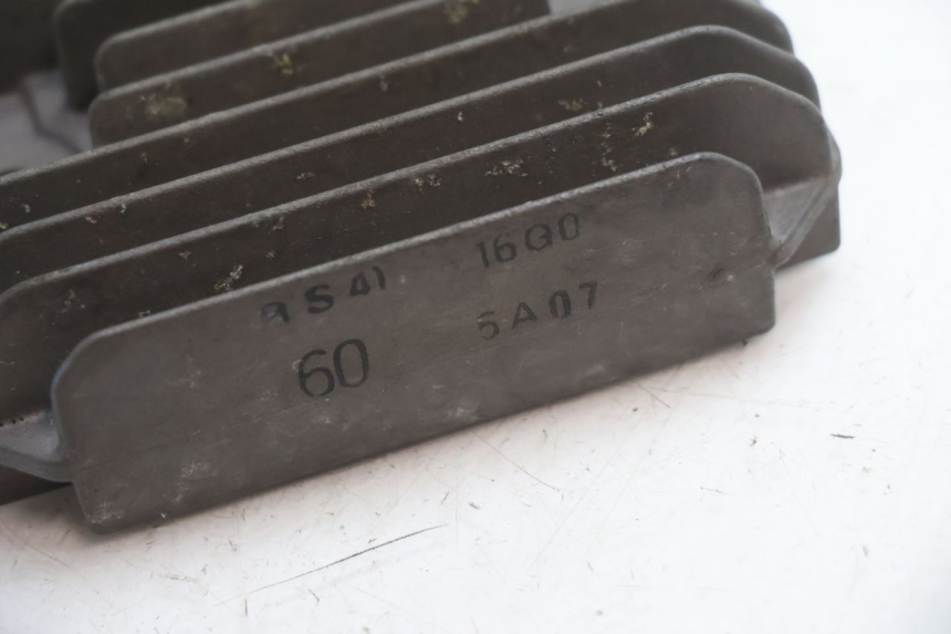 photo de REGULATEUR CHARGE SUZUKI SV S 650 (2003 - 2009) - Zoom état d’usage