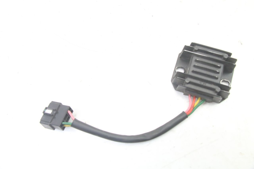 photo de REGULATEUR CHARGE SYM FIDDLE 3 III 50 (2014 - 2020) - Détail de la pièce