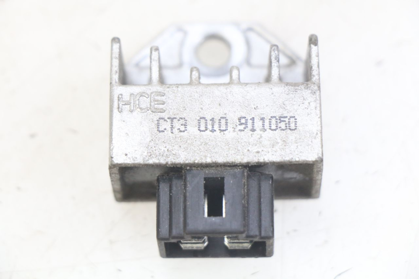 photo de REGULATEUR CHARGE SYM SYMPHONY 125 (2009 - 2015) - Détail de la pièce