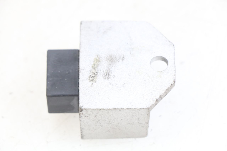 photo de REGULATEUR CHARGE SYM SYMPHONY 125 (2009 - 2015) - Zoom état d’usage