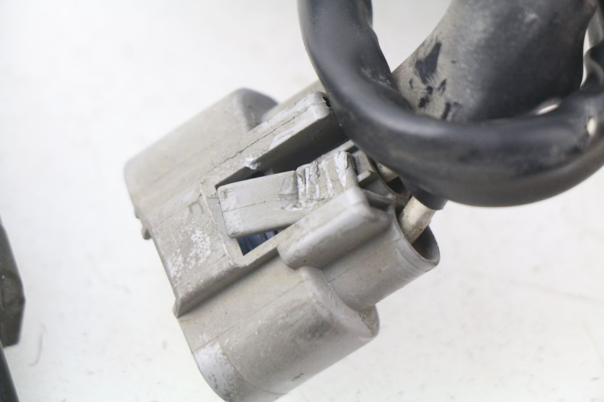 photo de REGULATEUR CHARGE YAMAHA TDM ABS 900 (2002 - 2014) - Autre angle de vue