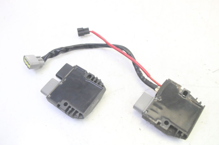 photo de REGULATEUR CHARGE YAMAHA TDM ABS 900 (2002 - 2014) - Zoom état d’usage