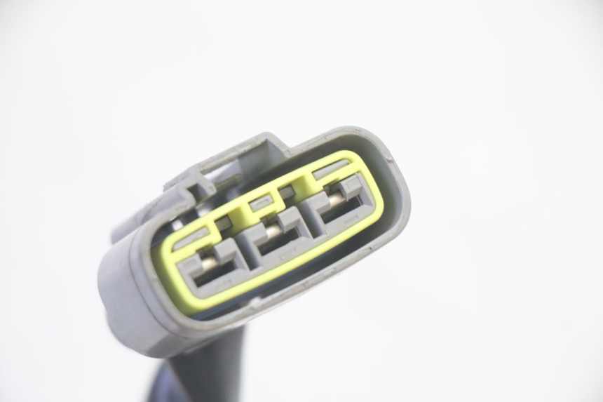 photo de REGULATEUR CHARGE YAMAHA TDM ABS 900 (2002 - 2014) - Points de fixation