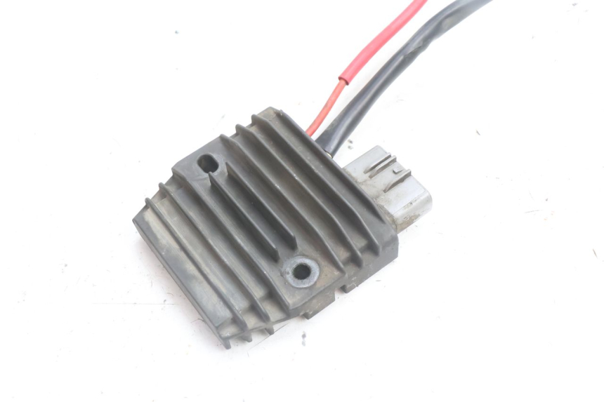 photo de REGULATEUR CHARGE YAMAHA TDM ABS 900 (2002 - 2014) - Autre angle de vue