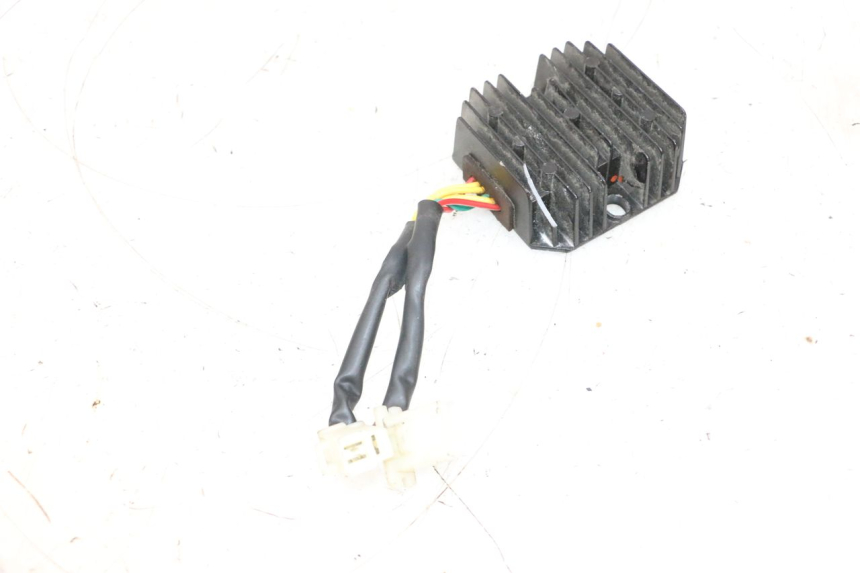 photo de REGULATEUR CHARGE NECO TEMPO 4T 50 (2022 - 2026) - Points de fixation